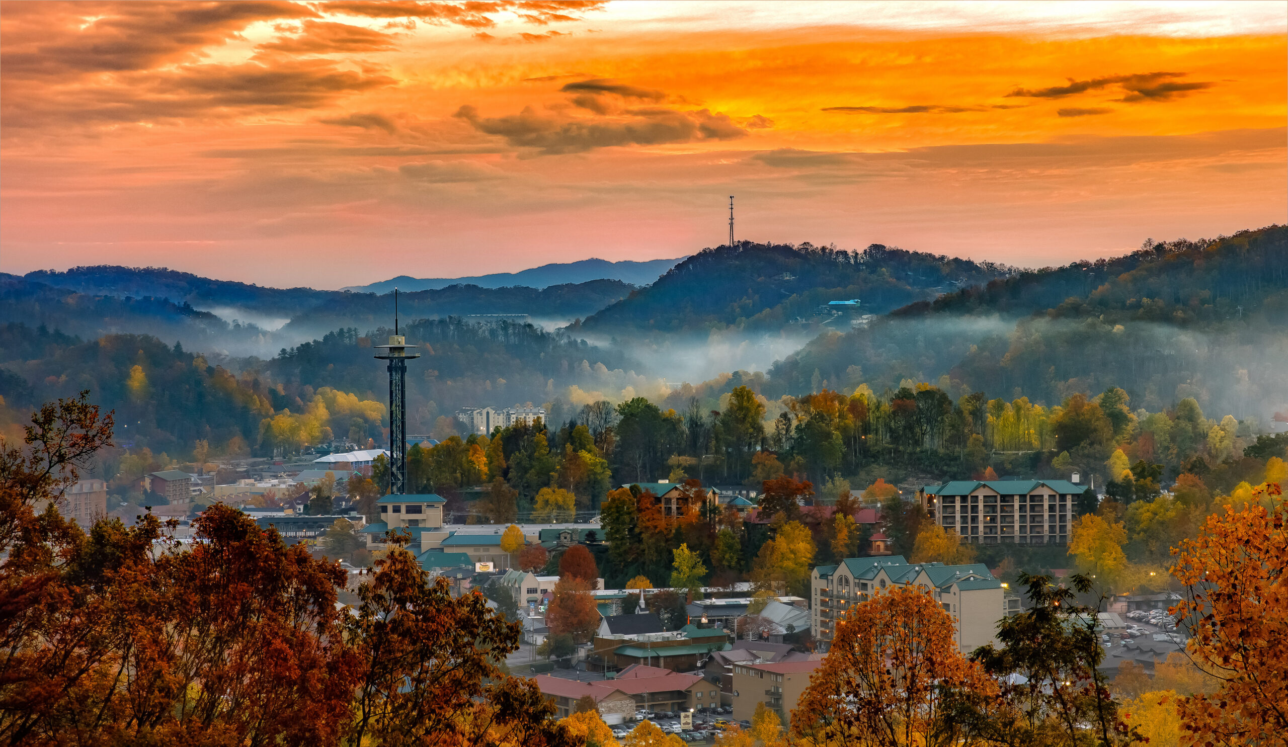 Great Smoky Mountains and Gatlinburg Guide 2026 digital PDF featuring Cades Cove, Kuwohi, waterfalls, Gatlinburg attractions, family activities, restaurants, hikes, and travel tips