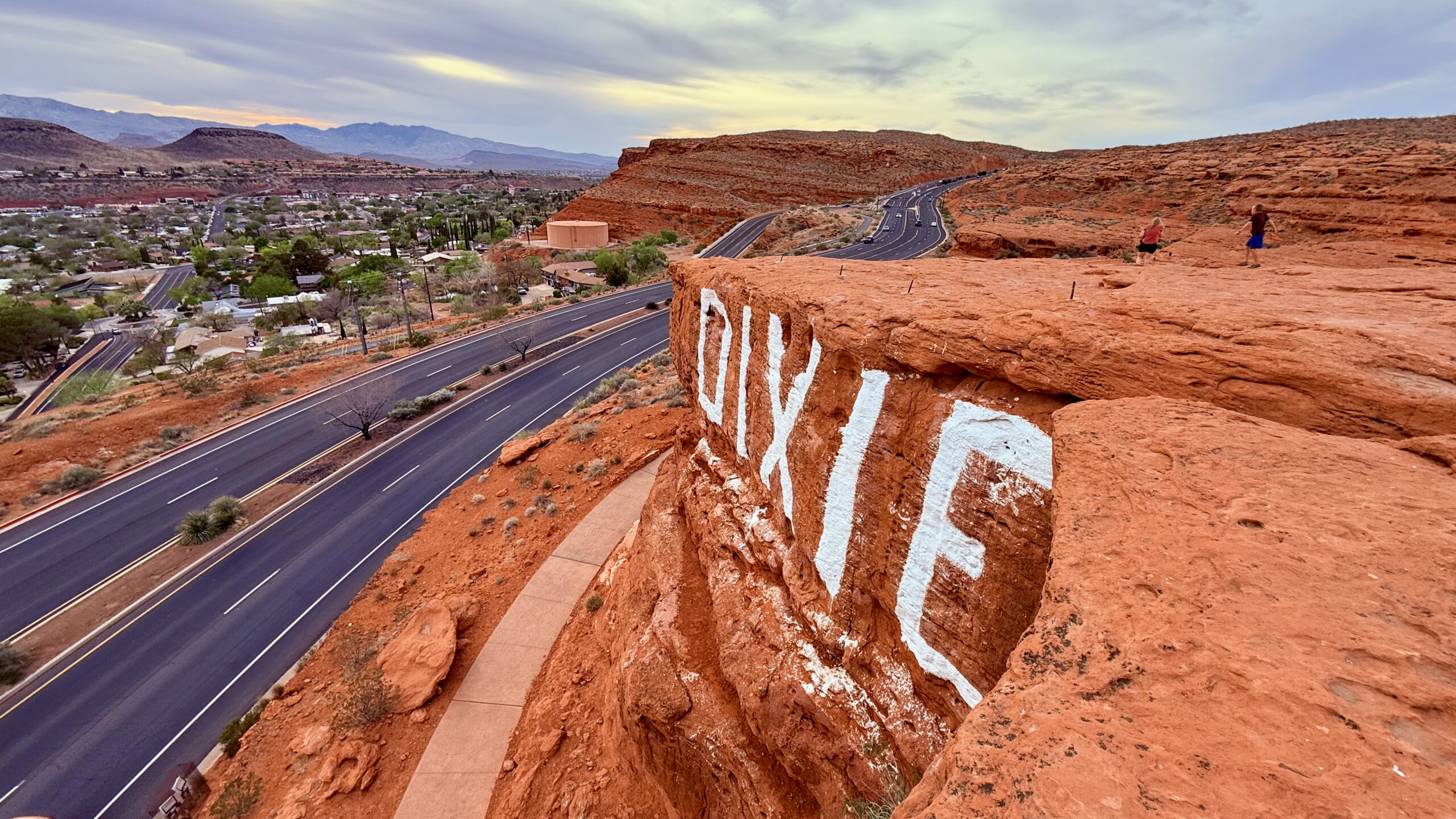 St. George Utah travel guide featuring red rock scenery and Southern Utah adventure tips